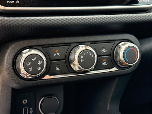 Certified 2025 Nissan Kicks Play S image 25