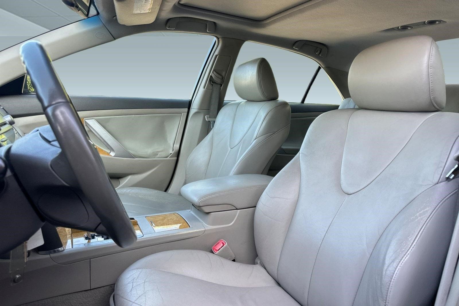 Used 2007 Toyota Camry XLE FWD image 5