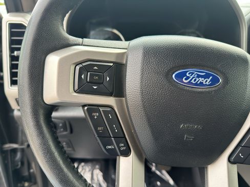 Used 2019 Ford F150 Lariat w/ Equipment Group 502A Luxury AWD/4WD image 21