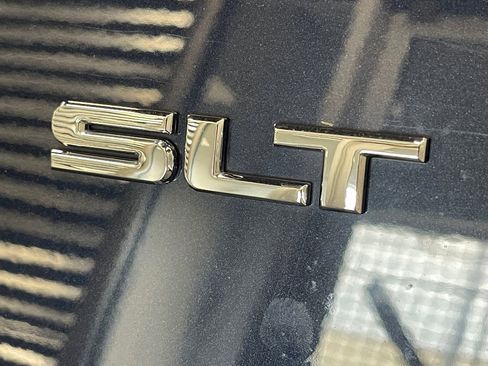 Used 2017 GMC Acadia Limited SLT image 7