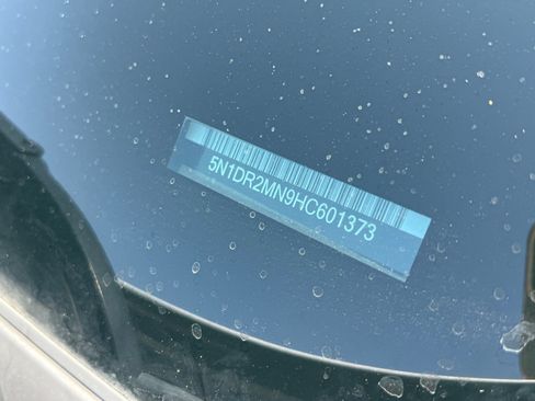 Used 2017 Nissan Pathfinder S FWD image 23