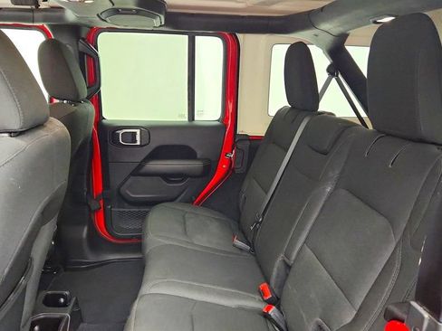 Used 2019 Jeep Wrangler Unlimited Sahara AWD/4WD image 21
