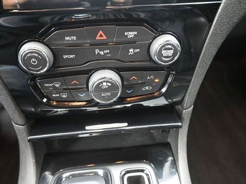 Used 2023 Chrysler 300 S image 4