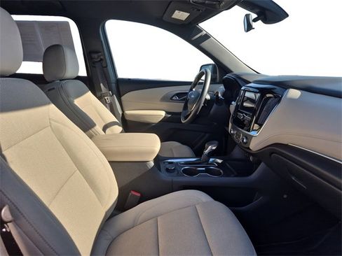 Used 2022 Chevrolet Traverse LS image 15