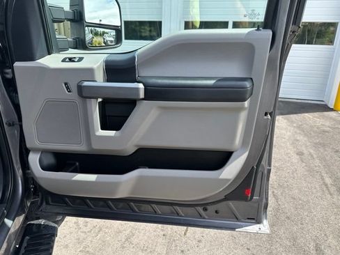 Used 2022 Ford F350 XLT w/ XLT Value Package AWD/4WD image 11