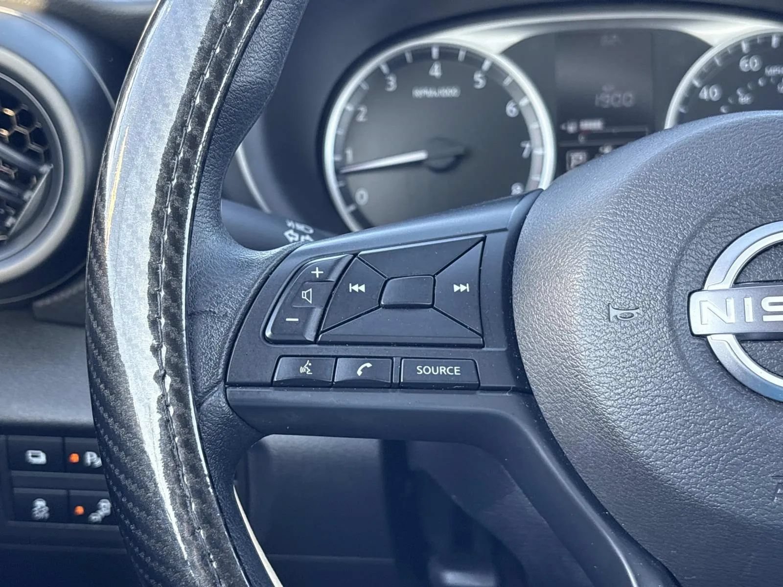 Used 2024 Nissan Kicks S FWD image 27