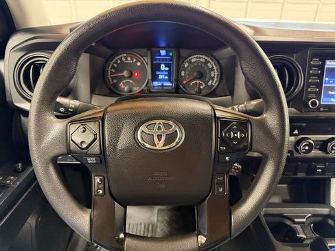 Used 2022 Toyota Tacoma SR image 17