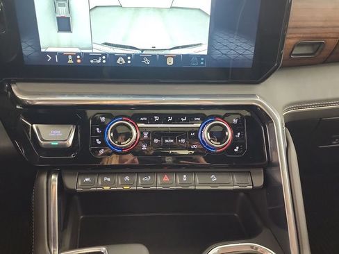 Used 2025 GMC Sierra 1500 Denali Ultimate AWD/4WD image 18