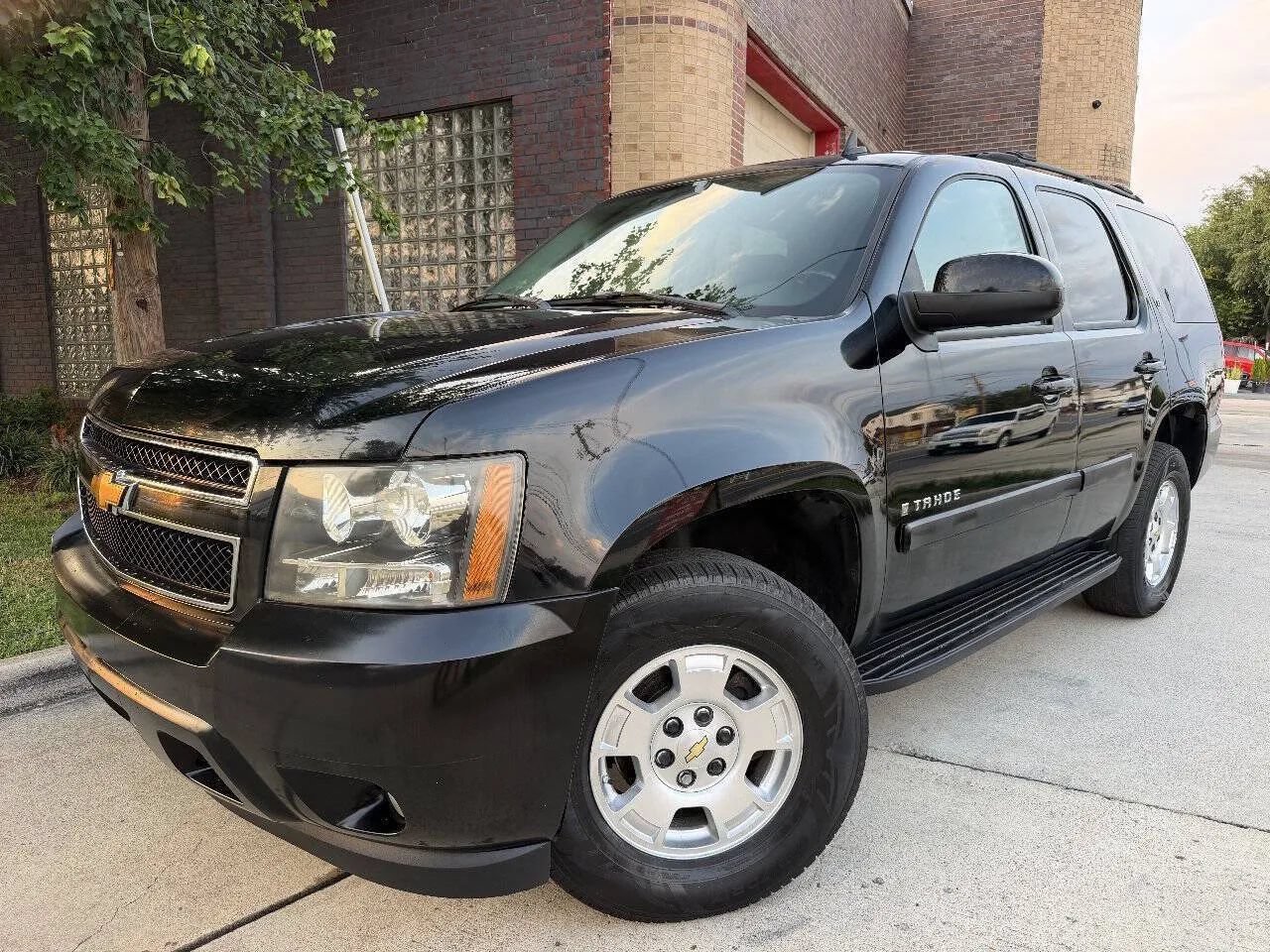 Used 2007 Chevrolet Tahoe LT AWD/4WD image 2