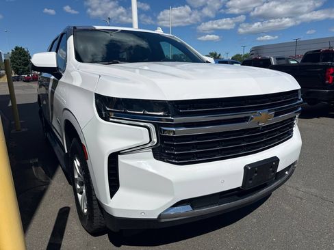Used 2022 Chevrolet Tahoe LT w/ Luxury Package AWD/4WD image 4