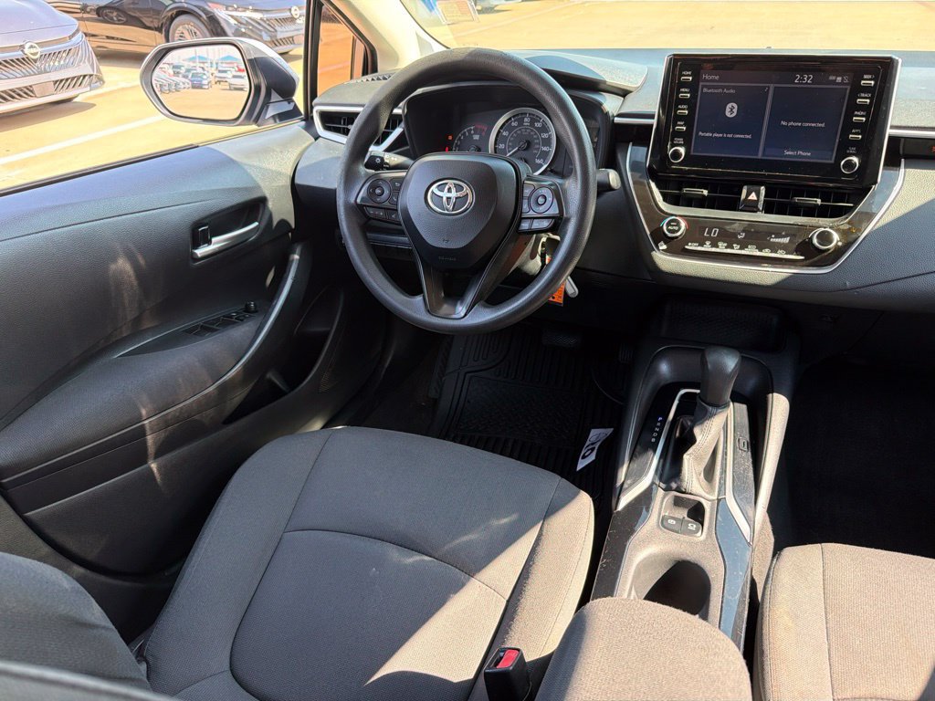 Used 2020 Toyota Corolla LE FWD image 18