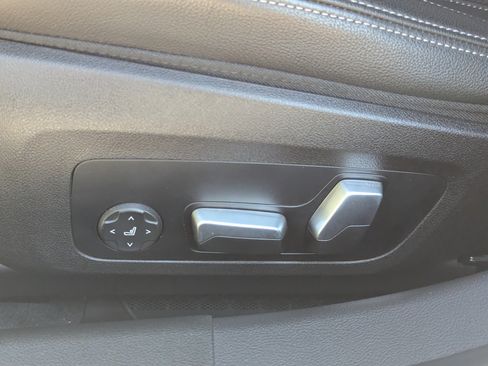 Used 2023 BMW 330i Sedan w/ Driving Assistance Package image 24