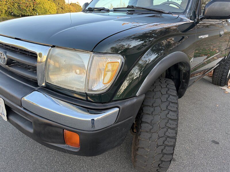 Used 2000 Toyota Tacoma PreRunner RWD image 27