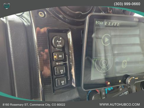 Used 2003 HUMMER H2 w/ Preferred Equipment Group image 17