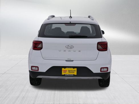 Certified 2025 Hyundai Venue SEL image 6