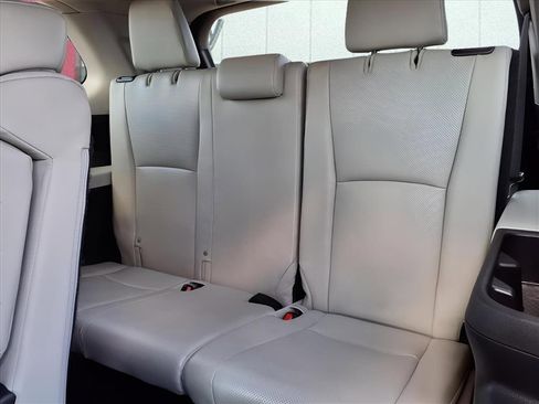 Used 2024 Toyota Grand Highlander XLE image 16