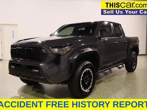 Used 2025 Toyota Tacoma TRD Off-Road AWD/4WD image 5