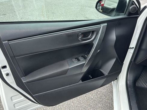 Used 2017 Toyota Corolla LE image 14