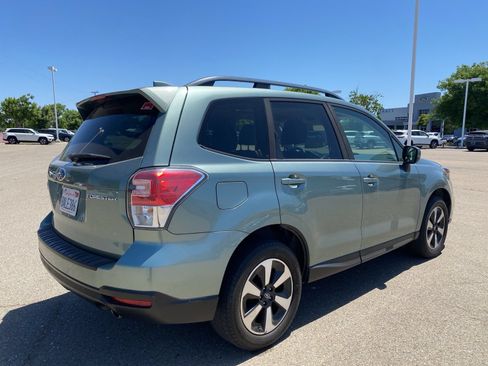 Used 2018 Subaru Forester 2.5i Premium AWD/4WD image 4