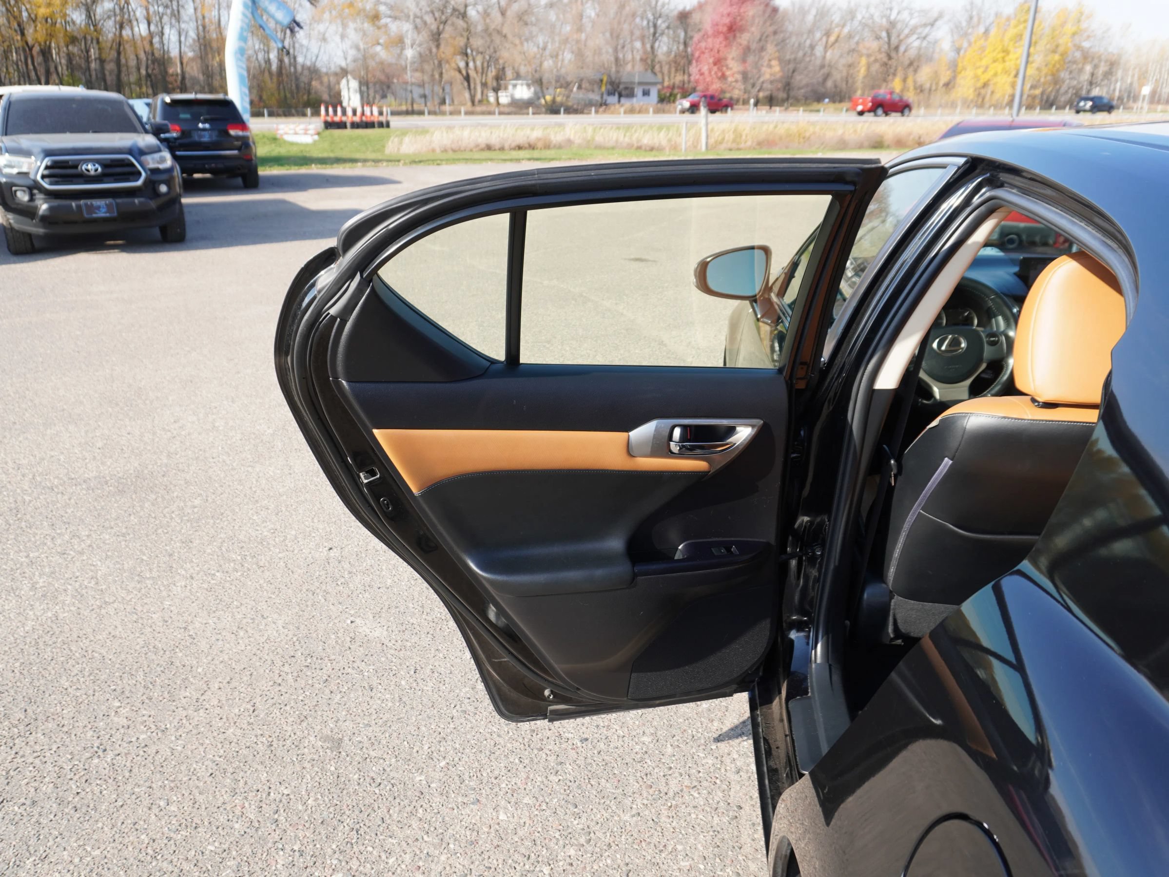 Used 2015 Lexus CT 200h w/ Navigation Package FWD image 29
