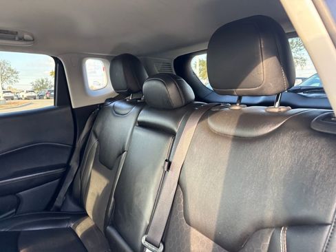 Used 2021 Jeep Compass Latitude image 28