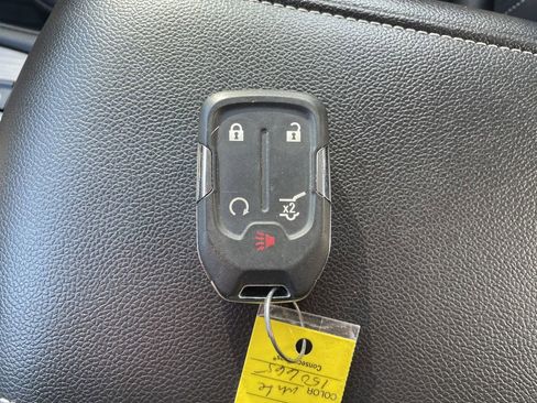 Used 2023 GMC Acadia SLT w/ Technology Package image 25