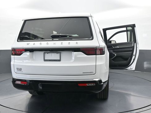 Used 2023 Jeep Wagoneer L Series III w/ Preferred Equipment Group image 80