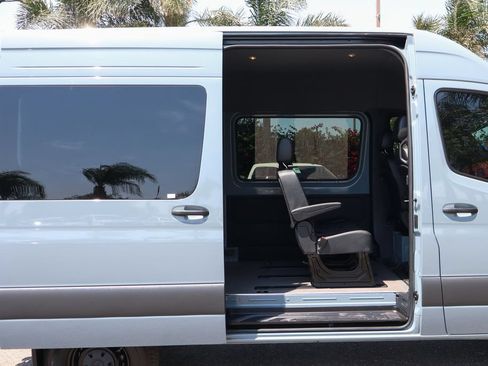 Used 2025 Mercedes-Benz Sprinter 2500 image 12
