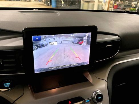 Certified 2024 Ford Explorer XLT w/ Equipment Group 202A image 20