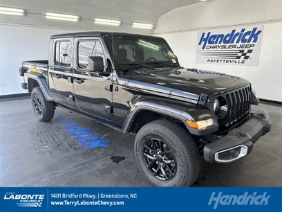 Used 2022 Jeep Gladiator Sport