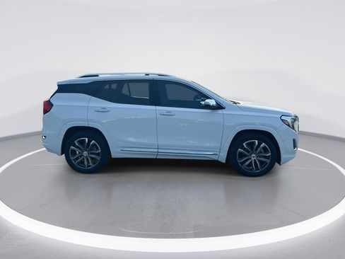 Used 2020 GMC Terrain Denali w/ Denali Premium Package FWD image 10