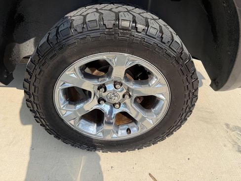 Used 2017 RAM 1500 Laramie AWD/4WD image 13