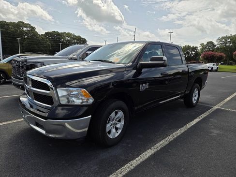 Used 2023 RAM 1500 Classic SLT w/ Trailer & Traction Group AWD/4WD image 3