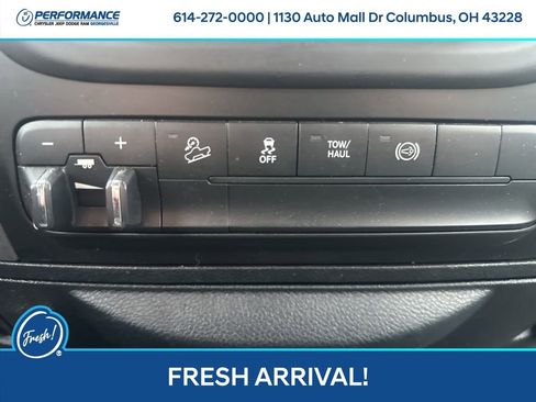 Used 2018 RAM 2500 Tradesman w/ Chrome Appearance Group image 21