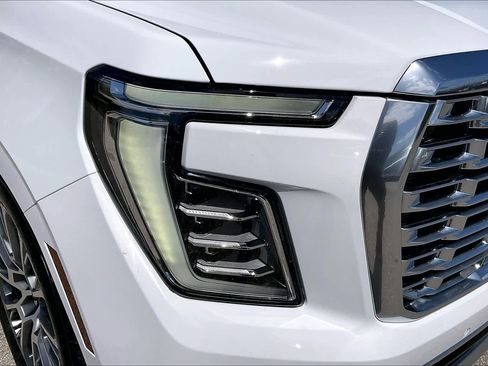 Used 2026 GMC Yukon XL Denali w/ Sun & Power Step Package RWD image 41