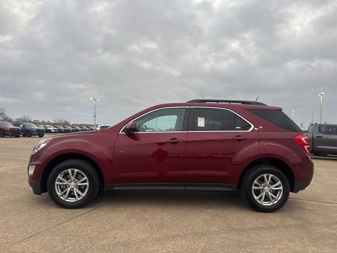 Used 2017 Chevrolet Equinox LT image 12
