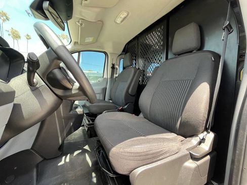 Used 2019 Ford Transit 250 130 Low Roof w/ Exterior Upgrade Package RWD image 14
