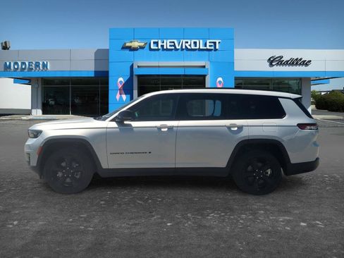 Used 2023 Jeep Grand Cherokee L Altitude AWD/4WD image 2