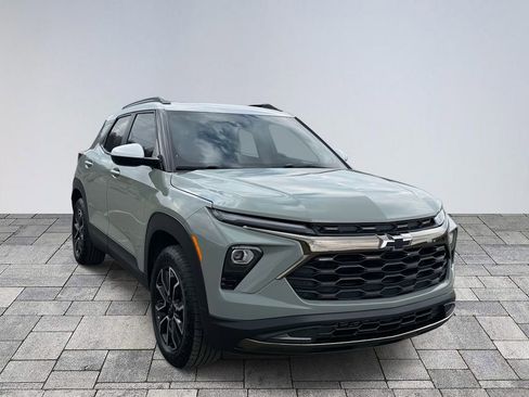 Used 2025 Chevrolet TrailBlazer ACTIV w/ Convenience Package image 1