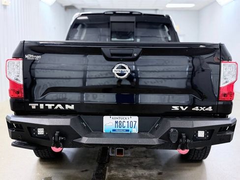 Used 2020 Nissan Titan SV w/ SV Convenience Package AWD/4WD image 7