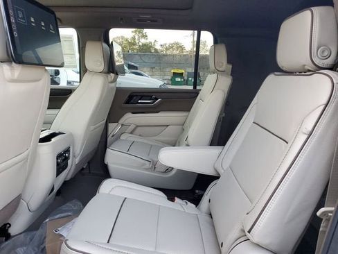 New 2026 GMC Yukon XL Denali w/ Denali Reserve Package image 11