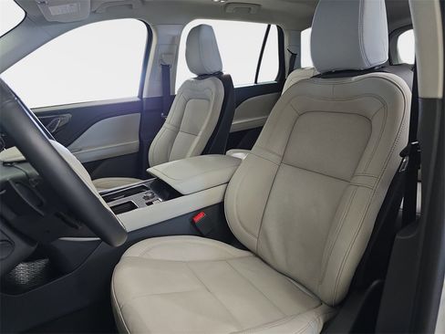 Used 2025 Lincoln Aviator Reserve w/ Illumination Package image 18