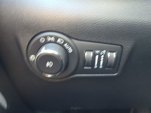 New 2026 Jeep Compass Limited image 11