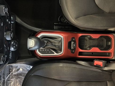 Used 2022 Jeep Renegade Trailhawk AWD/4WD image 19
