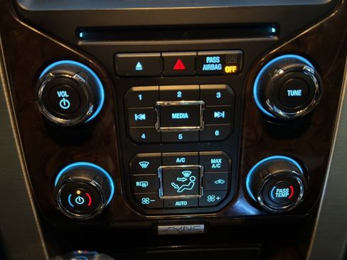 Used 2013 Ford F150 Platinum image 29