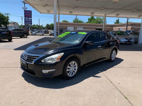 Used 2013 Nissan Altima 2.5 S FWD image 3