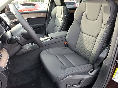 New 2026 Volvo XC90 B6 Plus w/ Protection Package Premier image 8