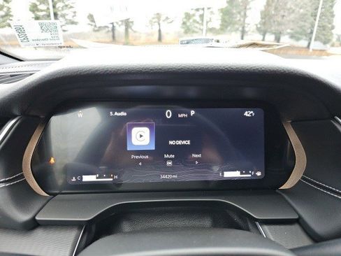 Used 2024 Jeep Grand Cherokee Altitude image 23