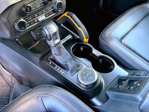 Used 2021 Ford Bronco Badlands image 16