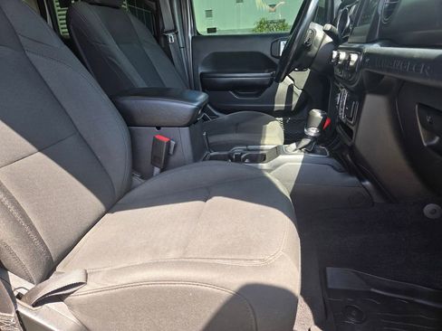 Used 2021 Jeep Wrangler Unlimited Sport AWD/4WD image 9